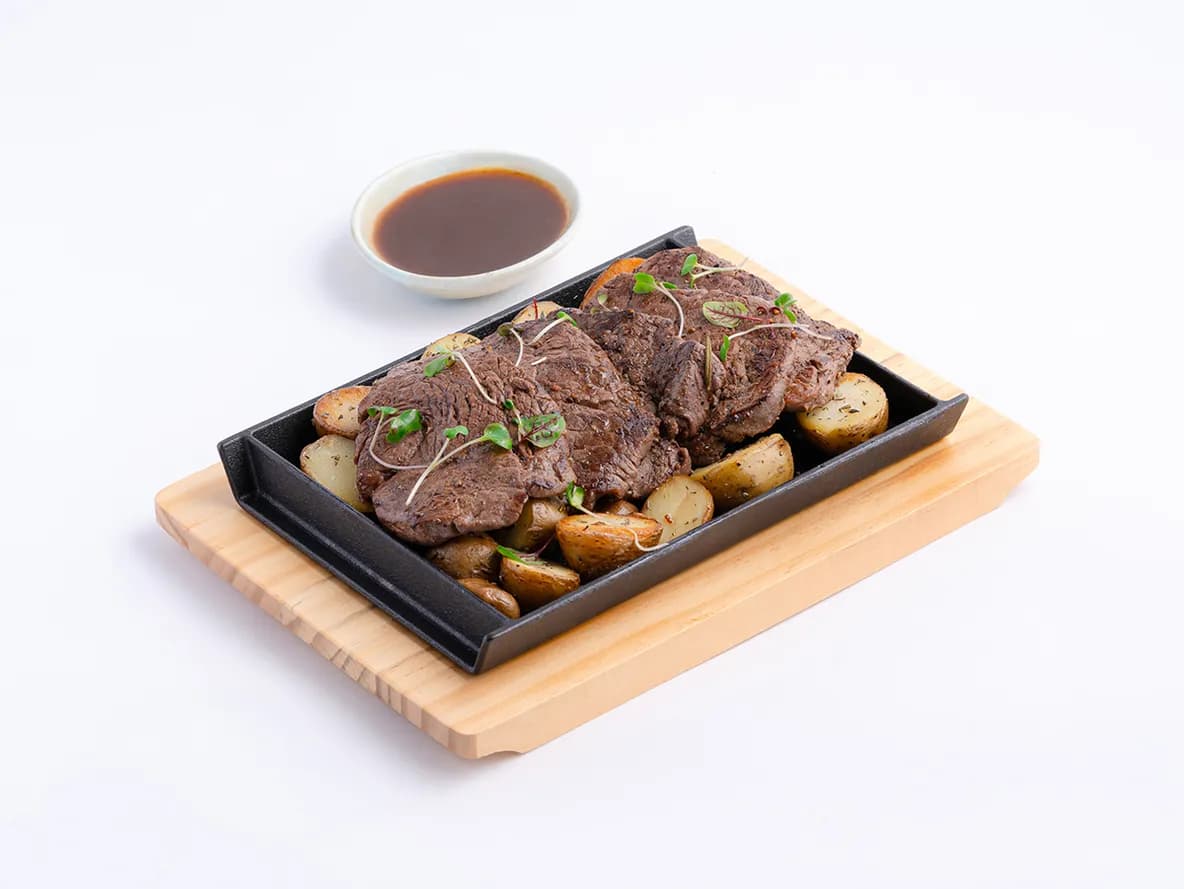 Sizzling Black Angus Tenderloin at Aram Restaurant